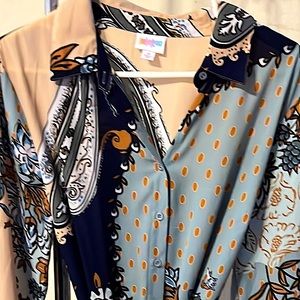 This is a very well made LuLaRoe dress. Extremely attractive and classy.